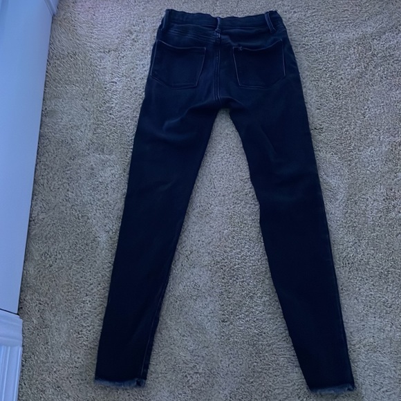 Two pared black and white skinny jeans - Picture 7 of 9